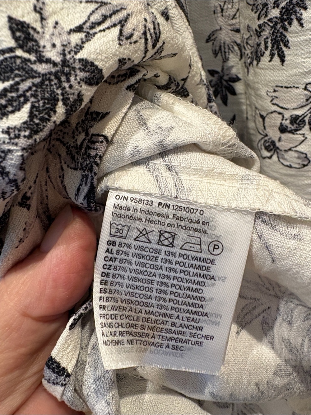 H&M Cream and Black Floral Puff-Sleeve Dress - Picture 7 of 10
